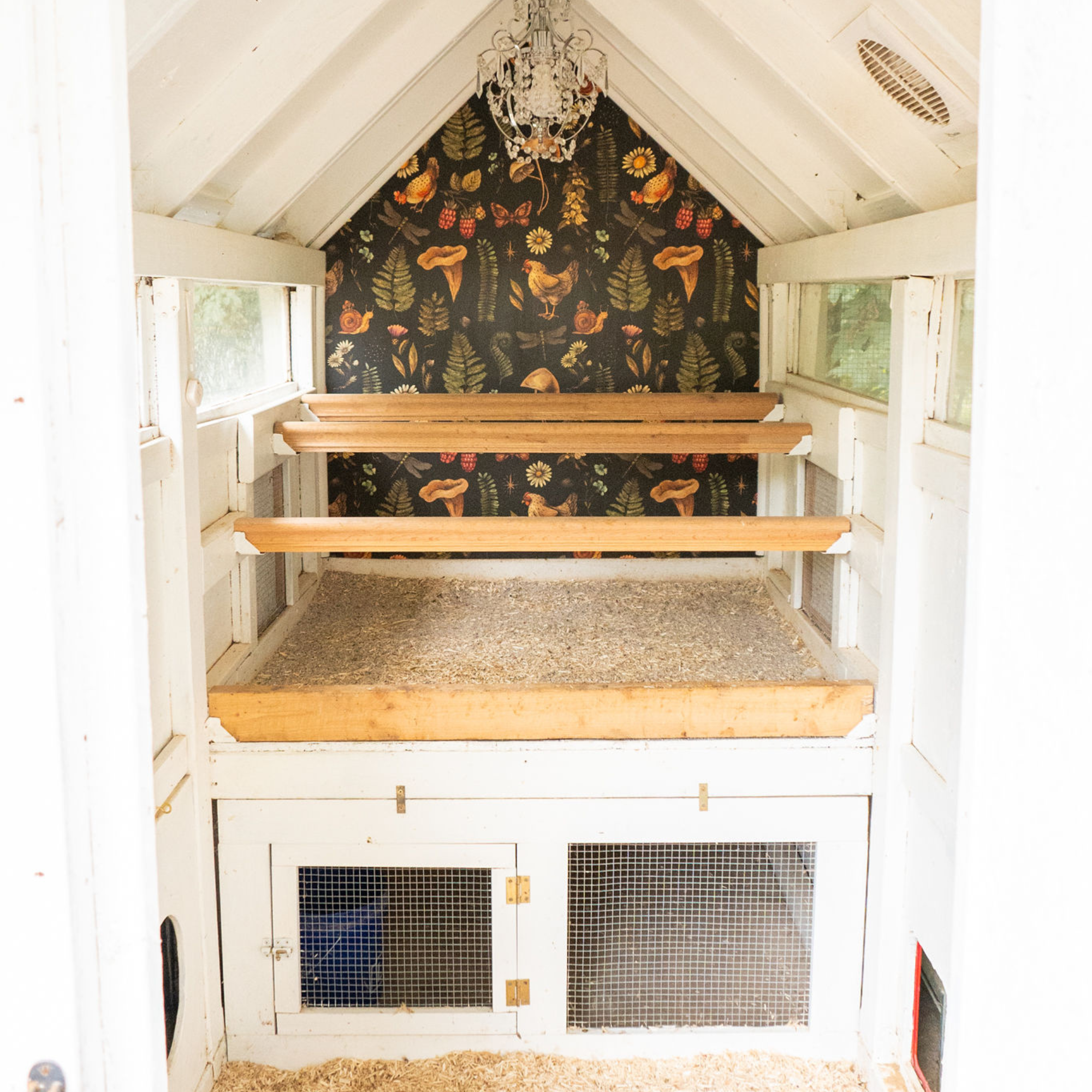 Bee Jeweled Coop (Run Right) | Chicken Coop Building Plans | 6-12 Chickens